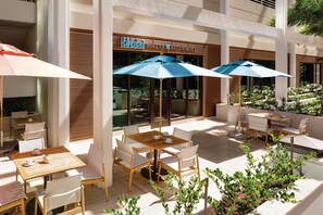 Breakfast and brunch served  - Halepuna Waikiki by Halekulani (Honolulu)