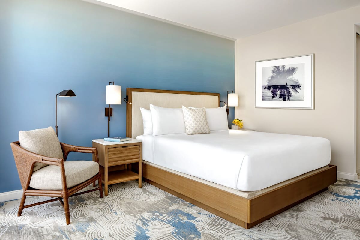 In-room safe, laptop workspace, blackout drapes, iron/ironing board