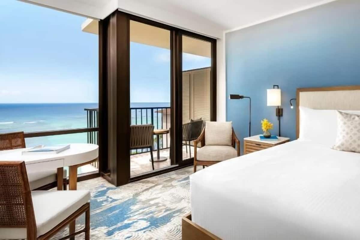In-room safe, laptop workspace, blackout drapes, iron/ironing board