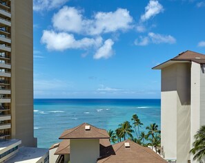 Beach/ocean view - Halepuna Waikiki by Halekulani (Honolulu)