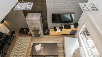 Een televisie en een dvd-speler