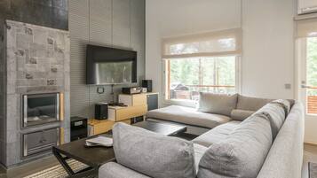 Een televisie en een dvd-speler