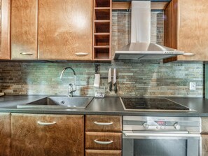 Réfrigérateur, micro-ondes, lave-vaisselle