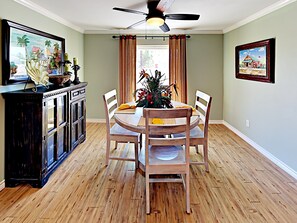 Fridge, microwave, stovetop, coffee/tea maker - 321 E Cotter (Port Aransas)