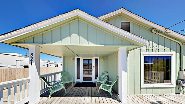 Unclassified image, 1 of 21, button - 321 E Cotter (Port Aransas)