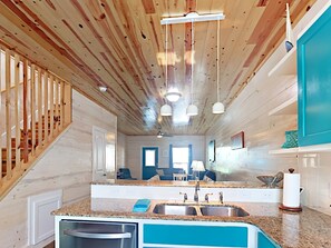 Refrigerador, microondas, parrilla de estufa y lavavajillas