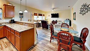 Coffee/tea maker, fridge, microwave, stovetop - After Dune Delight @ Costa Del Ray (Port Aransas)