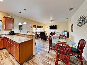 Fridge, microwave, stovetop, dishwasher - After Dune Delight @ Costa Del Ray (Port Aransas)