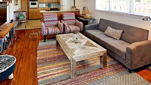 Living room - Anchor 17 (Port Aransas)