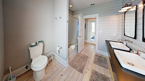 Bathroom - Bay Bay Blue (Ingleside)
