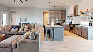 Peti sejuk, ketuhar gelombang mikro, dapur, mesin basuh pinggan mangkuk