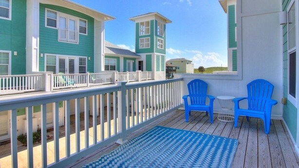 Balcony - Blondie's Beachhouse @ Meridian (Port Aransas)