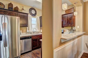 Room - Blondie's Beachhouse @ Meridian (Port Aransas)