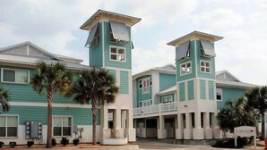 Exterior - Blondie's Beachhouse @ Meridian (Port Aransas)