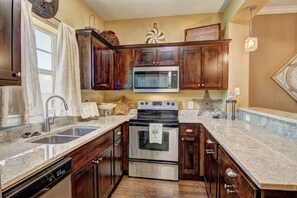 Fridge, microwave, stovetop, dishwasher