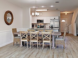 Fridge, microwave, dishwasher, coffee/tea maker - Beachside Bungalo (Port Aransas)