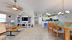 TV - Bugtussle Beach House (Port Aransas)
