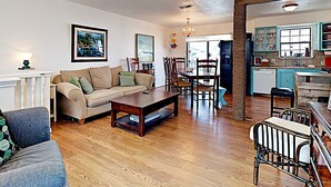 TV - Hola Beaches (Port Aransas)