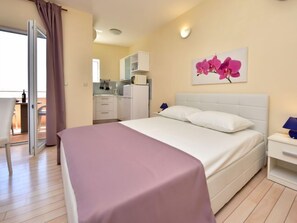 1 bedroom, iron/ironing board, WiFi