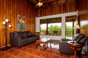 Interior - Hummingbird Hacienda (Monterrey)