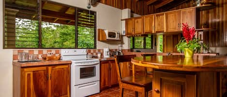 Deluxe House, Multiple Beds, Mountain View | Private kitchen | Fridge, microwave, oven, stovetop