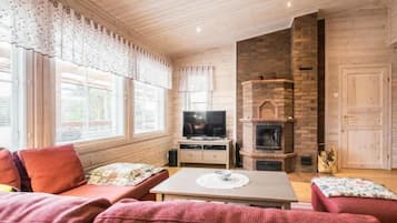 Fernseher, Kamin, DVD-Player