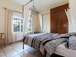 5 chambres, accès à Internet