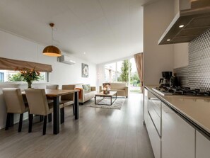 Fridge, microwave, dishwasher, toaster - Green Resort Mooi Bemelen by Interhome (Bemelen)