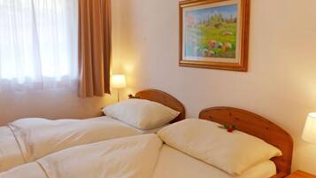 2 chambres, bureau, accès Internet