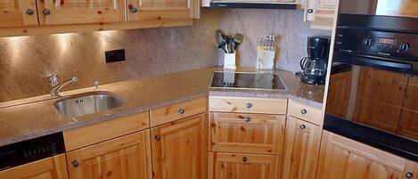 Frigorifero, microonde, forno, lavastoviglie