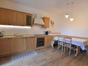 Fridge, oven, dishwasher, cookware/dishes/utensils - Elettra by Interhome (Lago d'Idro)