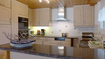 Refrigerador, microondas, horno y lavavajillas