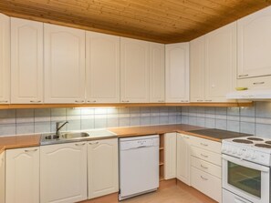 Geladeira, micro-ondas, lava-louças