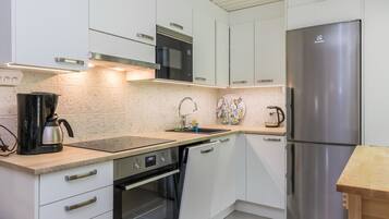 Réfrigérateur, micro-ondes, lave-vaisselle