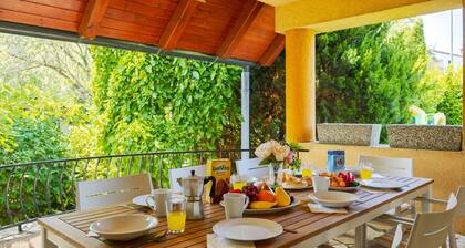 Albizia by Interhome