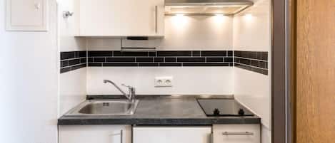 Kühlschrank, Mikrowelle, Toaster, Hochstuhl