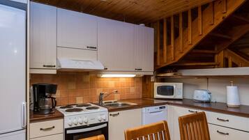 Geladeira, micro-ondas, lava-louças