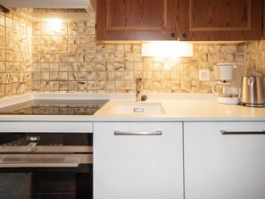 Fridge, oven, dishwasher, toaster