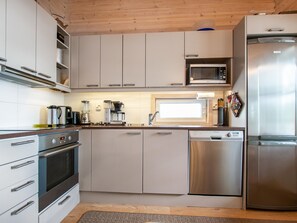 Fridge, microwave, dishwasher, cookware/dishes/utensils