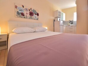 1 Schlafzimmer, Bügeleisen/Bügelbrett, Internetzugang