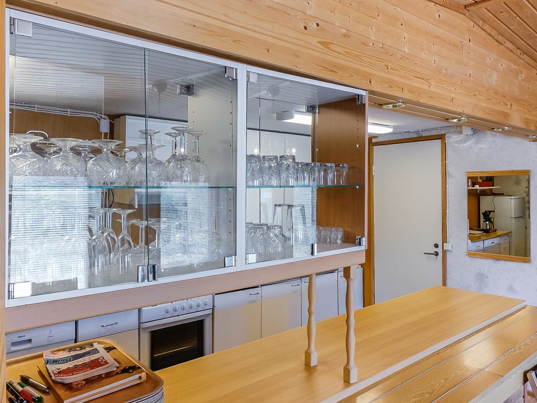 Jääkaappi, mikroaaltouuni, astianpesukone