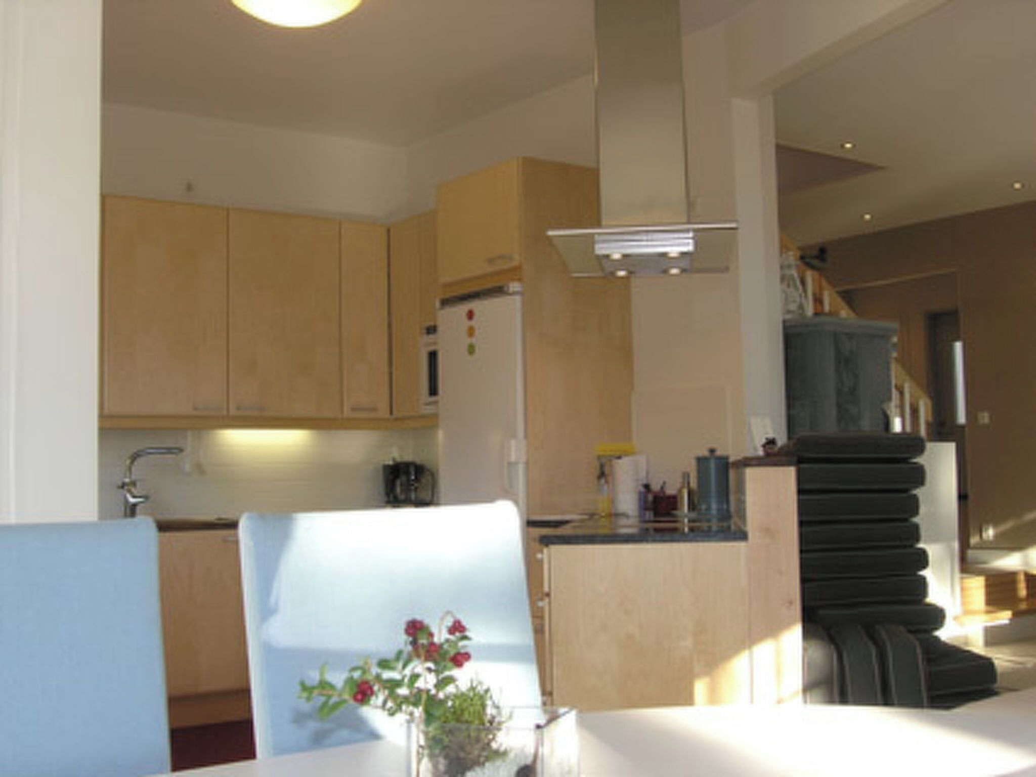 Kühlschrank, Mikrowelle, Geschirrspüler, Hochstuhl