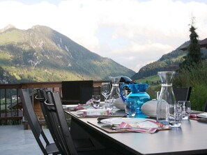 Outdoor dining - Nubes, Chalet by Interhome (Zweisimmen)