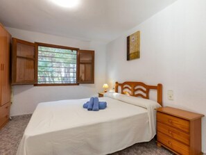 1 bedroom, iron/ironing board, WiFi