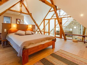 4 bedrooms, free internet