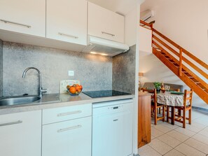 Fridge, microwave, oven, dishwasher