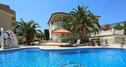 Escorpion by Interhome