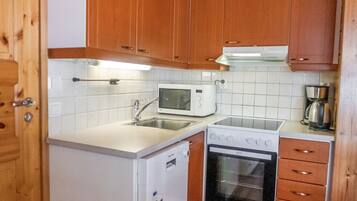 冰箱、微波炉、洗碗机、高脚椅