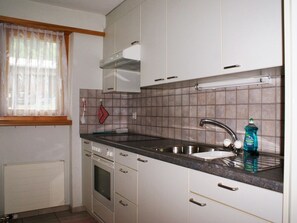 Kühlschrank, Kochgeschirr/Geschirr/Besteck