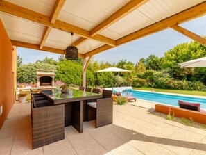 Outdoor dining - Villa Les Cygnes by Interhome (Les Sables d'Olonne)